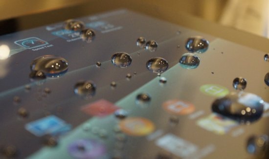 Sony Xperia Tablet S con agua