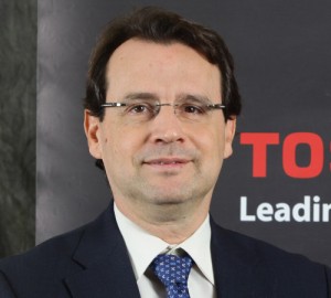 Emilio Dumas, Toshiba Profesional