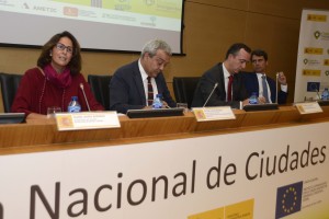 Foto del encuentro donde se trató sobre el desarrollo de Ciudades Inteligentes en España