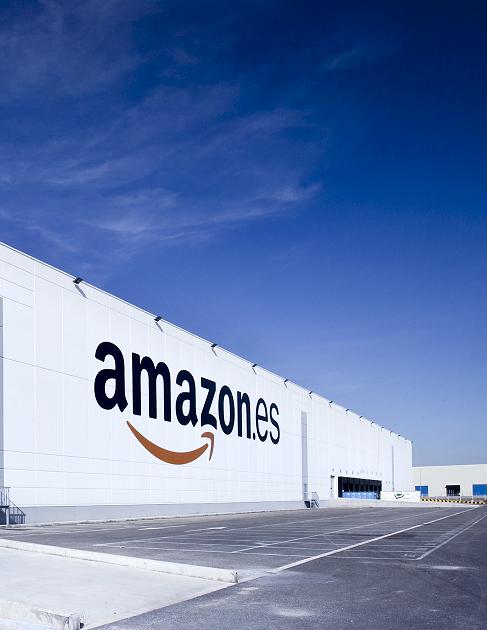 Amazon muestra su centro de retail en España